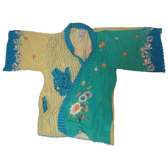 Johnny Was Glamorous Silk Kimono with tie - Picture 5 of 5